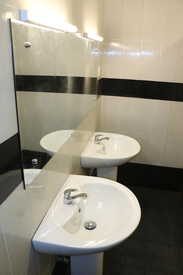 Villa 92 City Stay Канді Екстер'єр фото